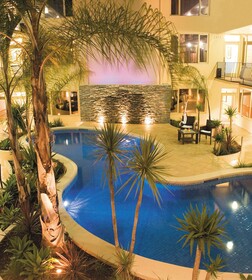 Best Western Plus Travel Inn Carlton