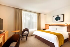 Best Western Plus Travel Inn Carlton