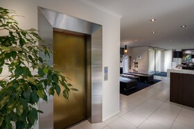 Best Western Plus Travel Inn Carlton