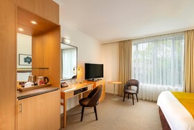 Best Western Plus Travel Inn Carlton
