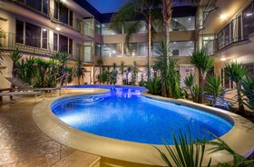 Best Western Plus Travel Inn Carlton