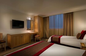 Best Western Plus Travel Inn Carlton