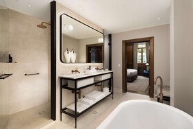 Hilton Melbourne Little Queen Street
