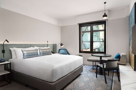 Hilton Melbourne Little Queen Street