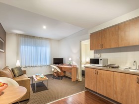 ibis Melbourne Hotel and Apartments