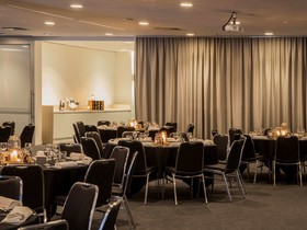 ibis Melbourne Hotel and Apartments