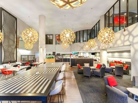 ibis Melbourne Hotel and Apartments