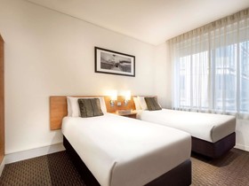ibis Melbourne Hotel and Apartments