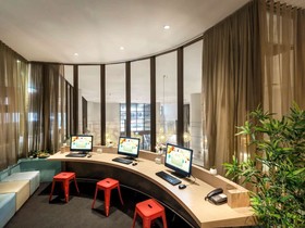 ibis Melbourne Hotel and Apartments