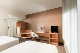 ibis Melbourne Hotel and Apartments