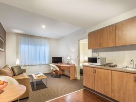 ibis Melbourne Hotel and Apartments