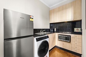 Melbourne City Suites