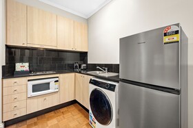 Melbourne City Suites