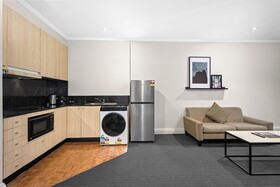 Melbourne City Suites