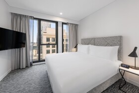Meriton Suites King Street Melbourne