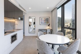 Meriton Suites King Street Melbourne