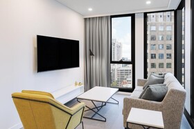 Meriton Suites King Street Melbourne
