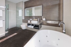 Meriton Suites King Street Melbourne