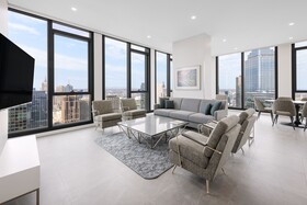 Meriton Suites King Street Melbourne