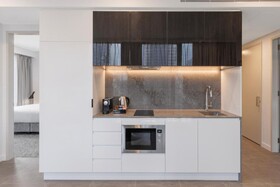 Meriton Suites King Street Melbourne