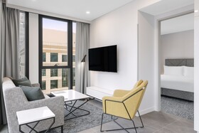 Meriton Suites King Street Melbourne