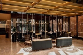 Meriton Suites King Street Melbourne