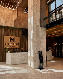 Meriton Suites King Street Melbourne