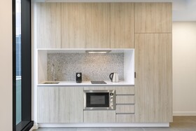 Meriton Suites King Street Melbourne