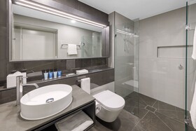 Meriton Suites King Street Melbourne