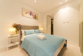 Pride Fawkner Apartments