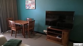 Moe Motor Inn