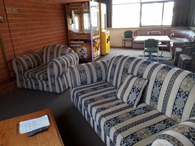 Moe Motor Inn