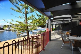 Mariners Cove at Paynesville Motel & Apartments