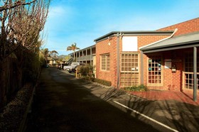 Admiral Motor Inn