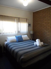 Admiral Motor Inn