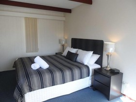 Admiral Motor Inn