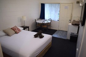 Rosebud Motel