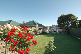 Poachers Paradise Motel