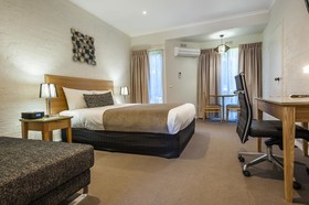 Comfort Inn Coach & Bushmans