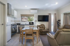 Comfort Inn Coach & Bushmans