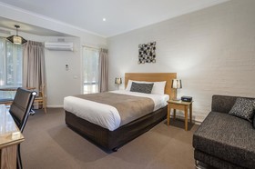Comfort Inn Coach & Bushmans