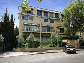 StayCentral - Catani 1 & 2 (St Kilda)