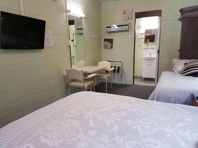 Millers Cottage Motel