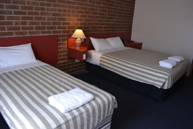 Werribee Motel & Apartments
