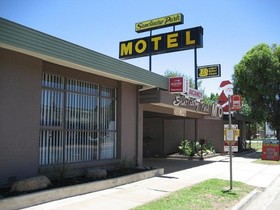 Sanctuary Park Motel