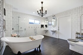 The Silver Bull Holiday House
