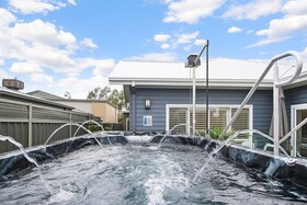 The Silver Bull Holiday House