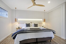 The Silver Bull Holiday House
