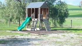 Yea Woodduck Cottage