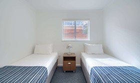 Albany Motel & Apartments